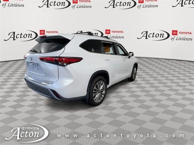 Photo of 2022 Wind Chill Pearl Toyota Highlander