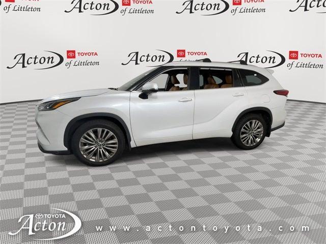 Photo of 2022 Wind Chill Pearl Toyota Highlander