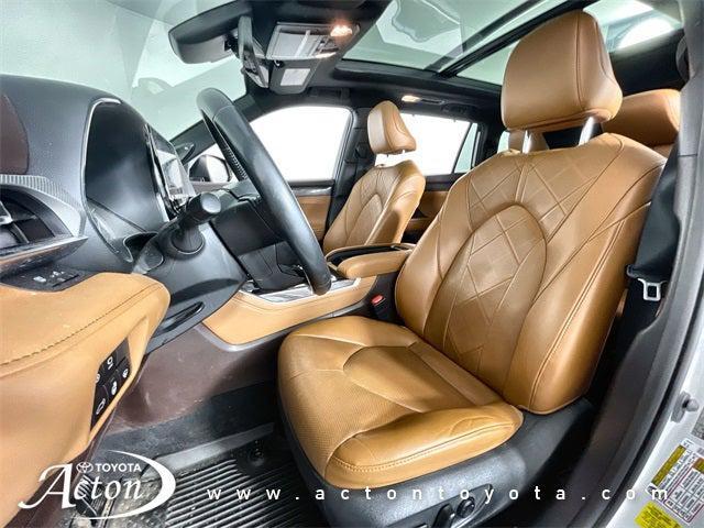 Photo of 2022 Wind Chill Pearl Toyota Highlander