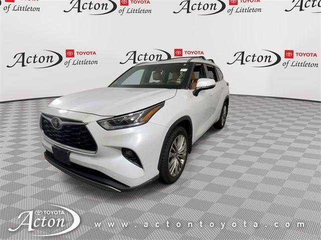 Photo of 2022 Wind Chill Pearl Toyota Highlander