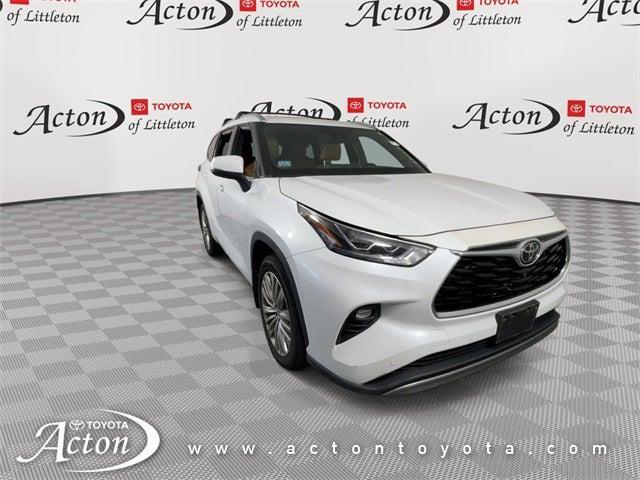 Photo of 2022 Wind Chill Pearl Toyota Highlander
