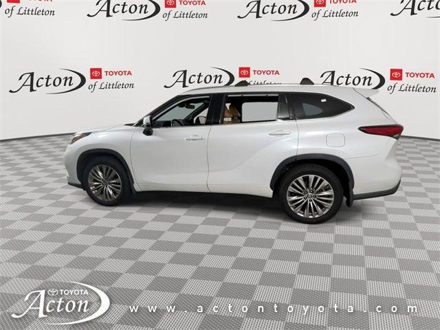 Photo of 2022 Wind Chill Pearl Toyota Highlander