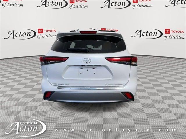 Photo of 2022 Wind Chill Pearl Toyota Highlander
