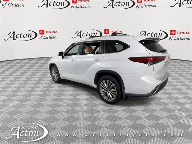 Photo of 2022 Wind Chill Pearl Toyota Highlander