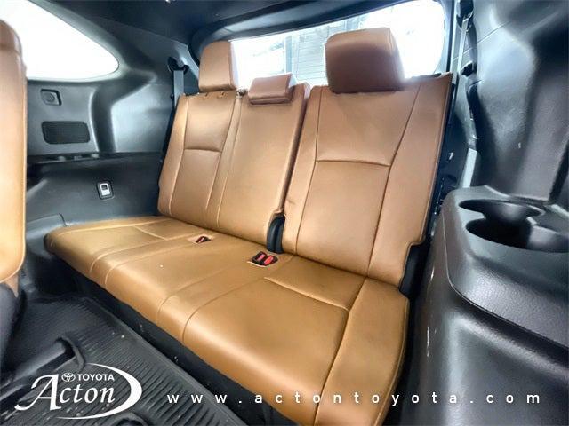 Photo of 2022 Wind Chill Pearl Toyota Highlander