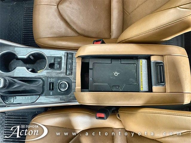 Photo of 2022 Wind Chill Pearl Toyota Highlander