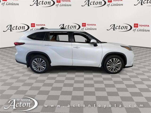 Photo of 2022 Wind Chill Pearl Toyota Highlander