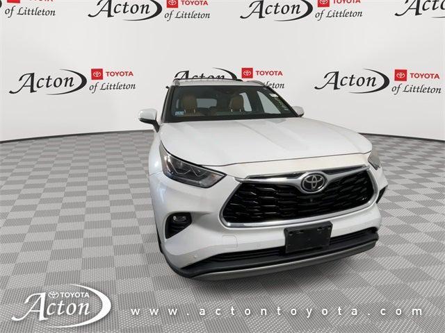 Photo of 2022 Wind Chill Pearl Toyota Highlander