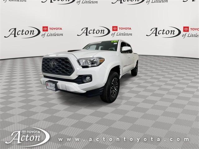 Photo of 2022 White Toyota Tacoma