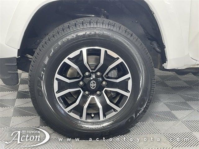 Photo of 2022 White Toyota Tacoma