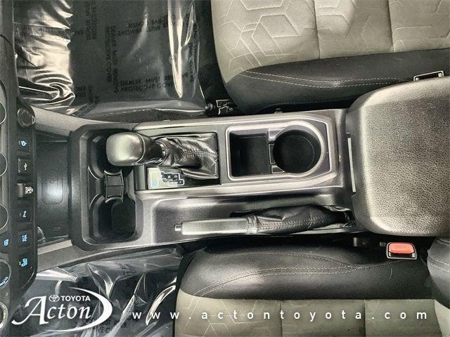 Photo of 2022 White Toyota Tacoma