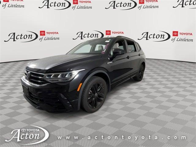 Photo of 2022 Deep Black Pearl Volkswagen Tiguan