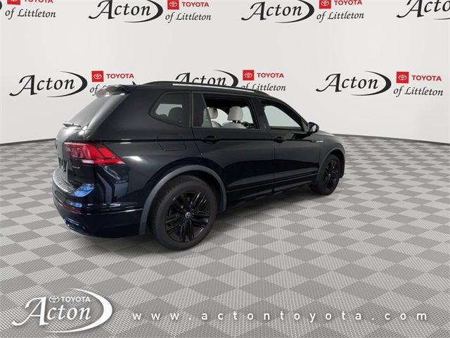 Photo of 2022 Deep Black Pearl Volkswagen Tiguan