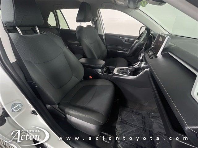 Photo of 2024 Ice Cap Toyota RAV4