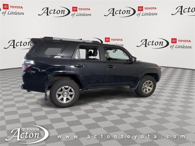 Photo of 2016 Midnight Black Metallic Toyota 4Runner