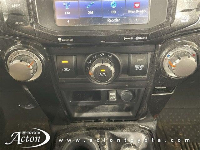 Photo of 2016 Midnight Black Metallic Toyota 4Runner