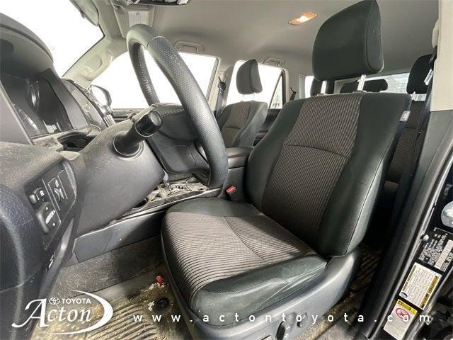 Photo of 2016 Midnight Black Metallic Toyota 4Runner