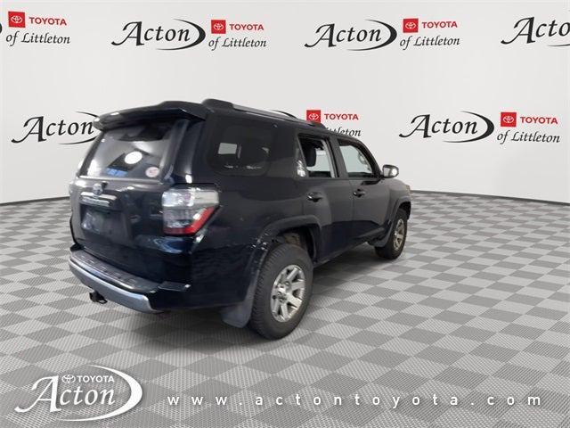Photo of 2016 Midnight Black Metallic Toyota 4Runner