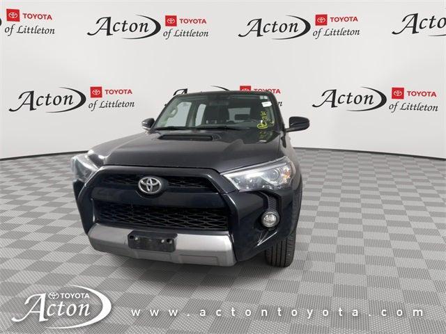 Photo of 2016 Midnight Black Metallic Toyota 4Runner