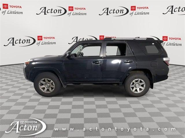 Photo of 2016 Midnight Black Metallic Toyota 4Runner