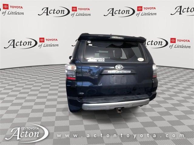 Photo of 2016 Midnight Black Metallic Toyota 4Runner
