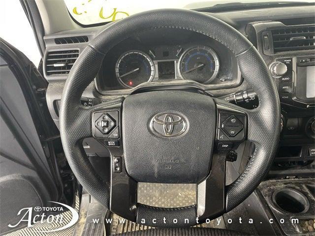 Photo of 2016 Midnight Black Metallic Toyota 4Runner