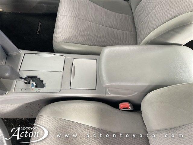 Photo of 2011 Classic Silver Metallic Toyota Camry