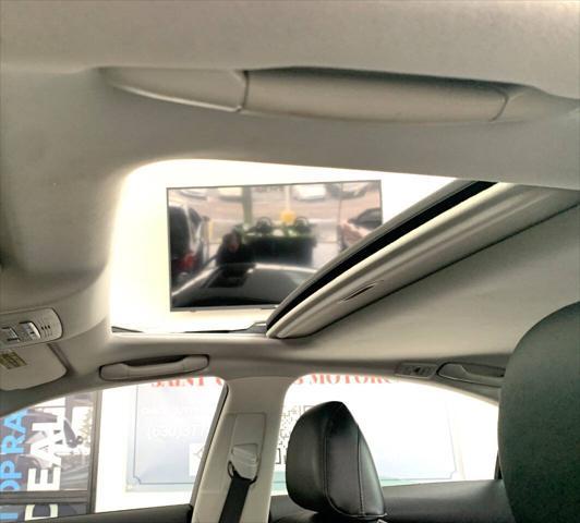 Photo of 2012 Silver Lexus ES 350