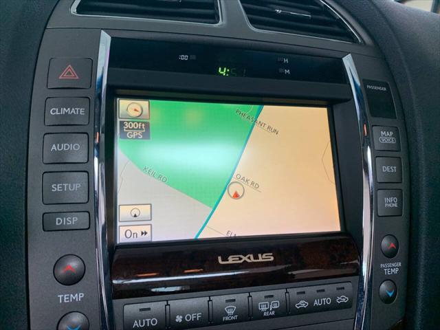 Photo of 2012 Silver Lexus ES 350