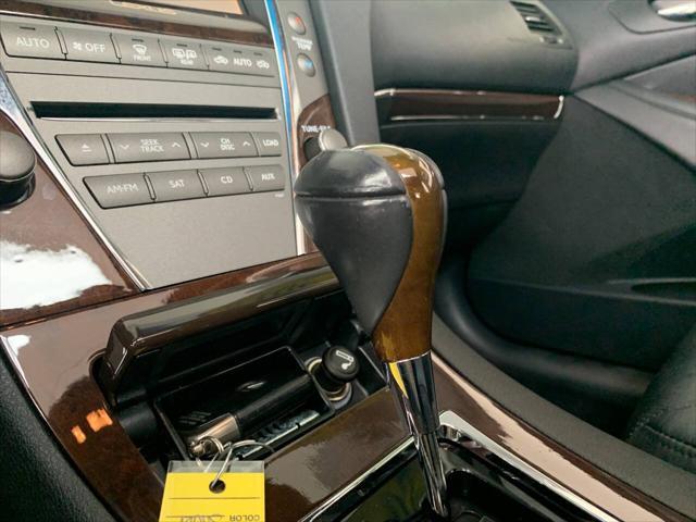 Photo of 2012 Silver Lexus ES 350