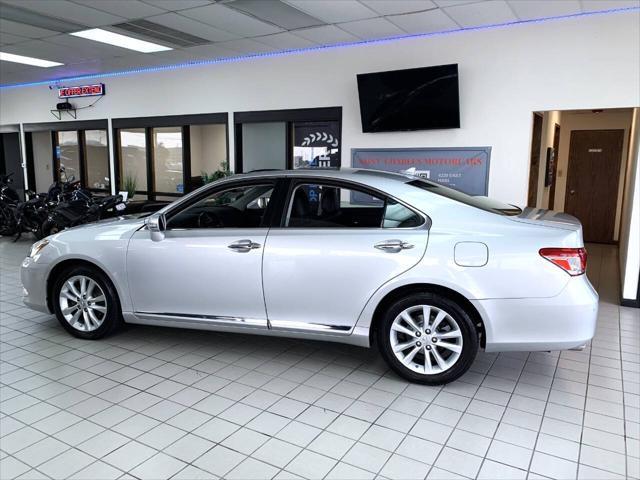 Photo of 2012 Silver Lexus ES 350