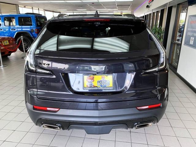 Photo of 2023 Pewter Cadillac XT4
