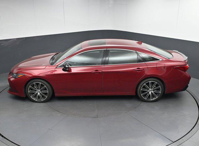 Photo of 2019 Ruby Flare Pearl Toyota Avalon