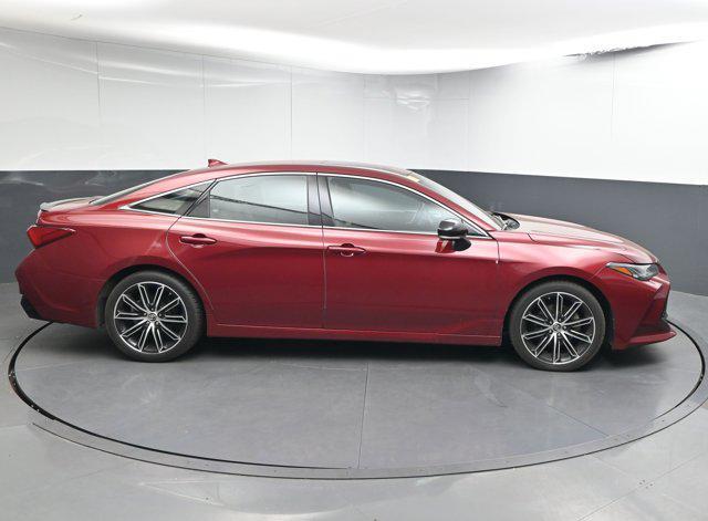Photo of 2019 Ruby Flare Pearl Toyota Avalon