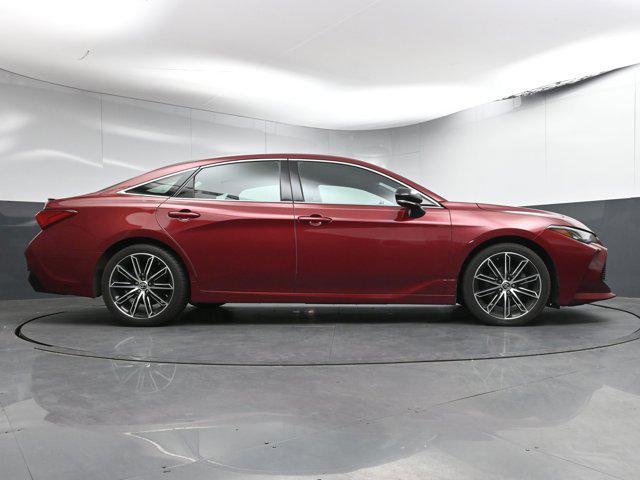 Photo of 2019 Ruby Flare Pearl Toyota Avalon
