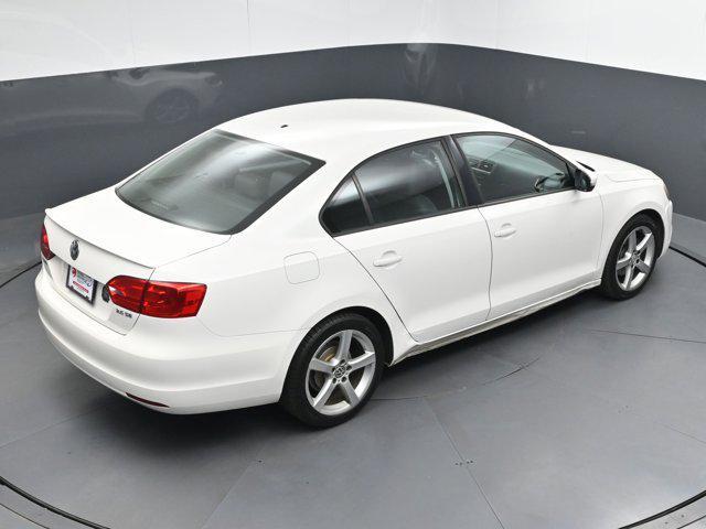 Photo of 2012 Candy White Volkswagen Jetta