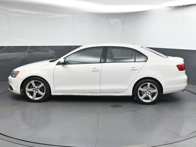 Photo of 2012 Candy White Volkswagen Jetta