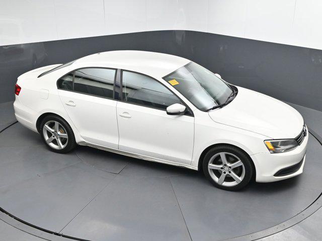 Photo of 2012 Candy White Volkswagen Jetta