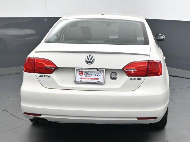 Photo of 2012 Candy White Volkswagen Jetta