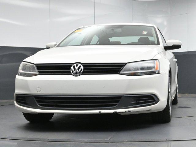 Photo of 2012 Candy White Volkswagen Jetta