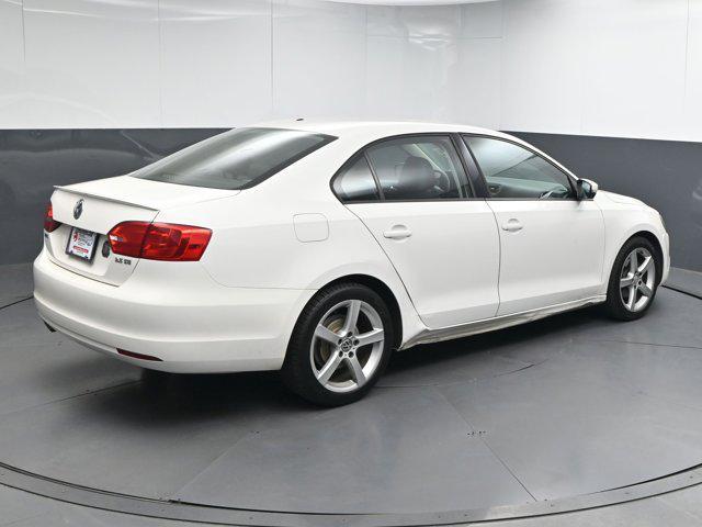 Photo of 2012 Candy White Volkswagen Jetta