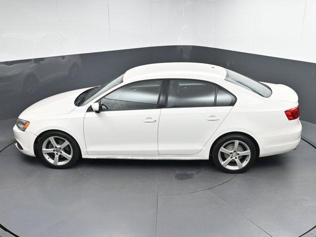 Photo of 2012 Candy White Volkswagen Jetta