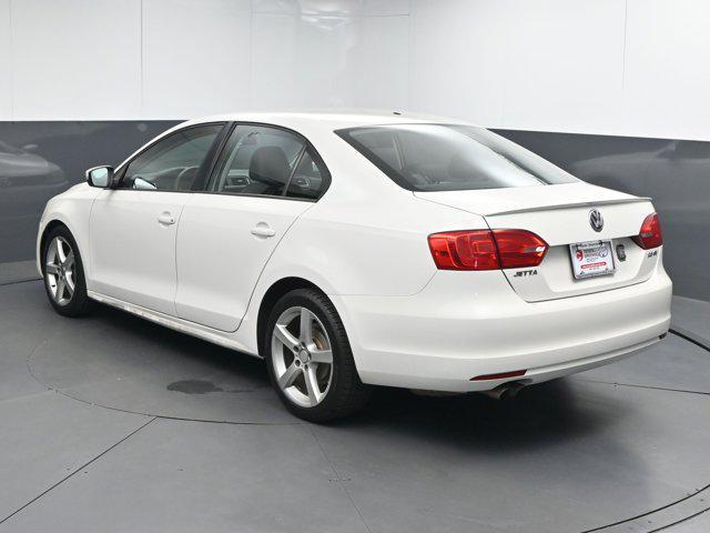 Photo of 2012 Candy White Volkswagen Jetta