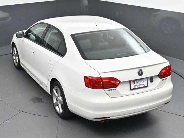 Photo of 2012 Candy White Volkswagen Jetta