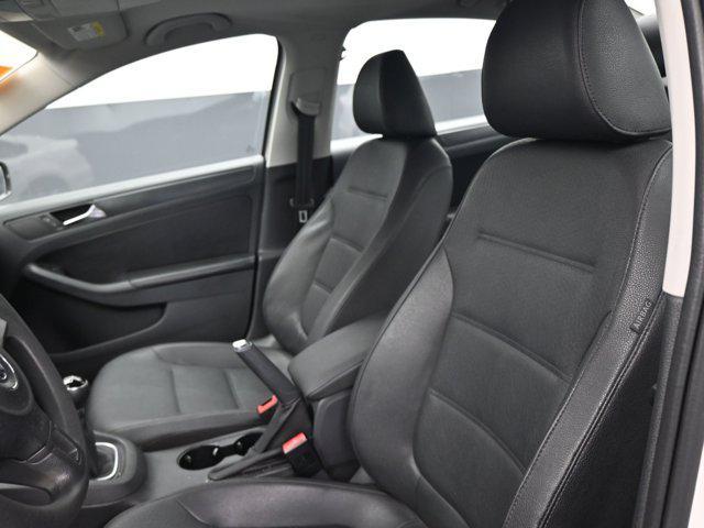 Photo of 2012 Candy White Volkswagen Jetta
