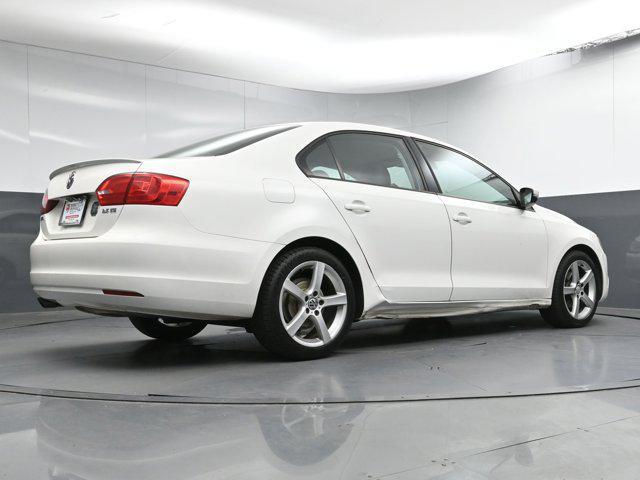 Photo of 2012 Candy White Volkswagen Jetta