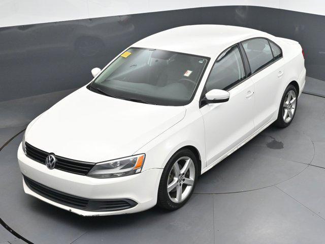 Photo of 2012 Candy White Volkswagen Jetta