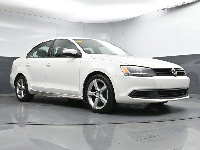 Photo of 2012 Candy White Volkswagen Jetta