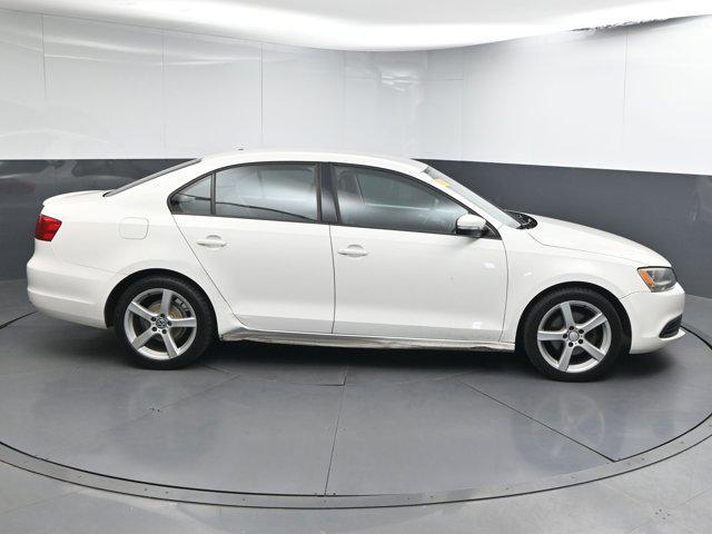 Photo of 2012 Candy White Volkswagen Jetta
