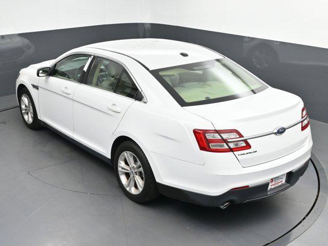 Photo of 2019 Oxford White Ford Taurus